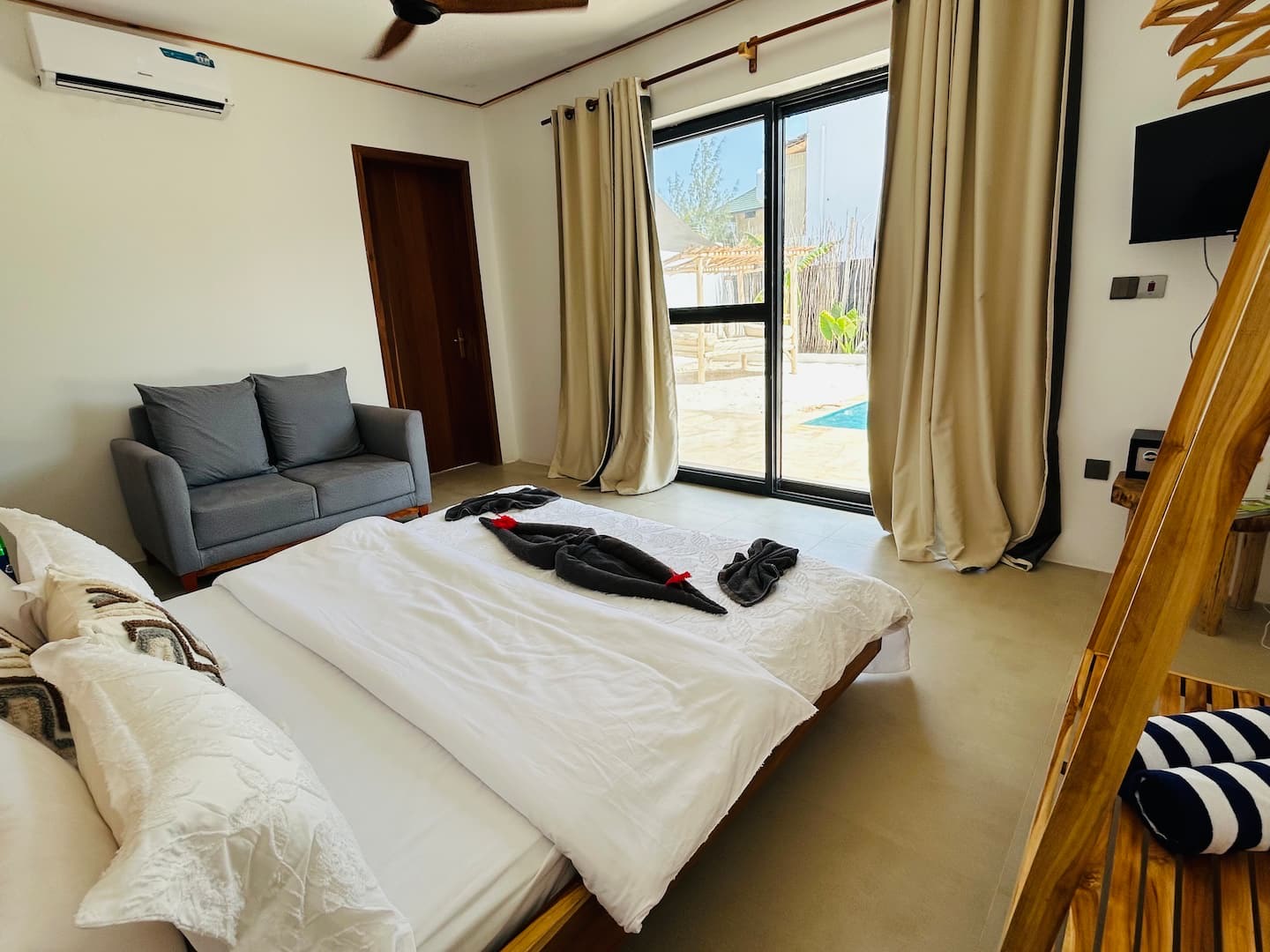 Air-conditioned suite